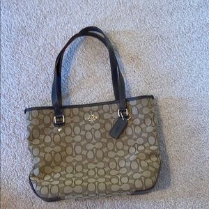 Coach should handbag
